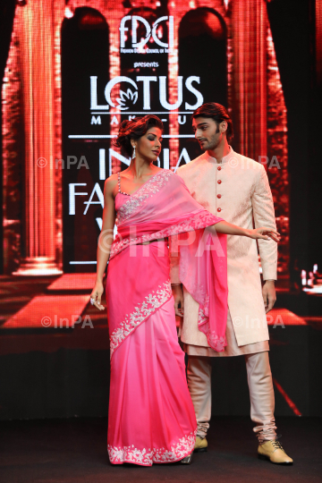 Phygital Lotus Make-Up India Fashion Week Spring Summer 2021