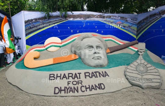 Sudarsan Pattnaik demands Bharat Ratna for Dhyan Chand